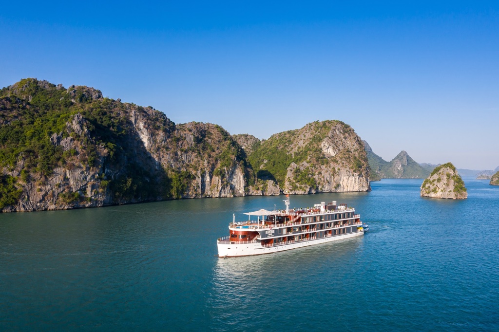 Ha Long Heritage Cruise Binh Chuan