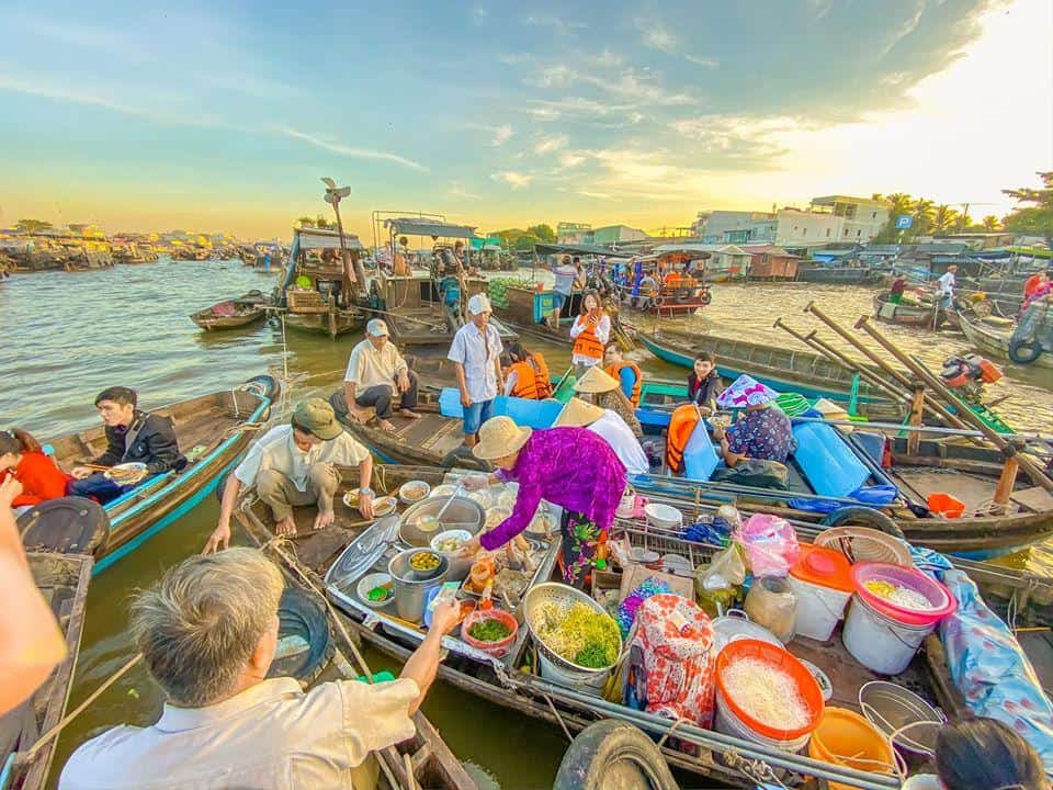 Cai Rang Floating Market Best Time